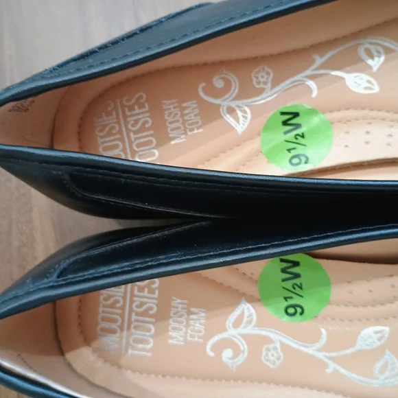 Mootsies Tootsies Black Patent Leather Flats - Picture 2 of 3